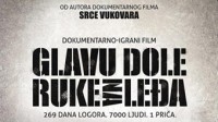 film glavu dole ruke na ledja